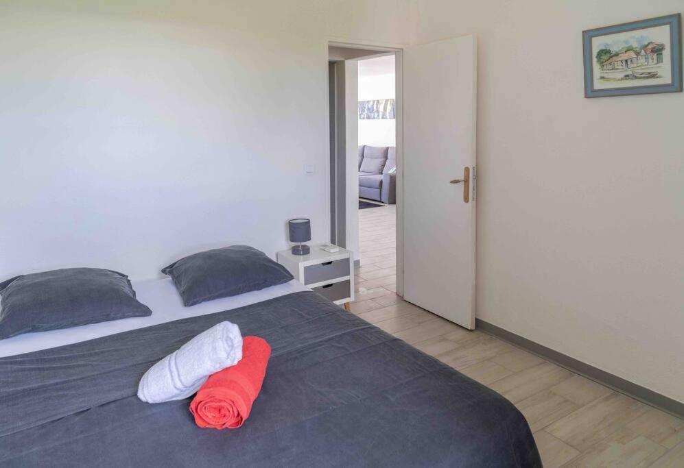 Blue Lagoon Appart En Residence Acces Plage Ле-Гозье Экстерьер фото