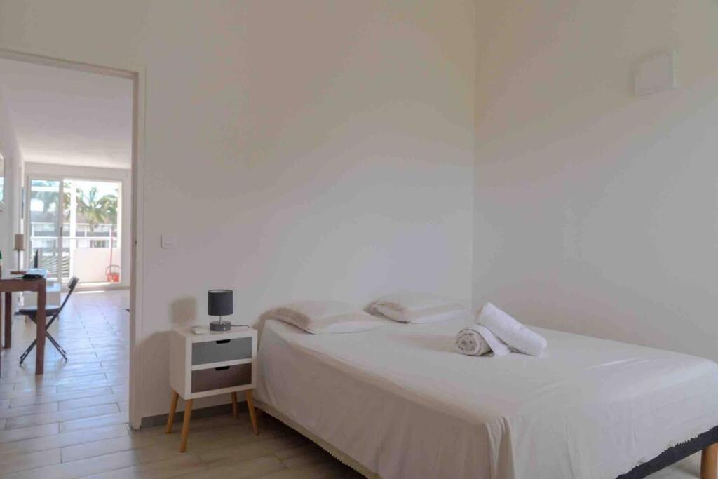 Blue Lagoon Appart En Residence Acces Plage Ле-Гозье Экстерьер фото
